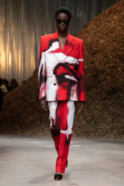 Look 13